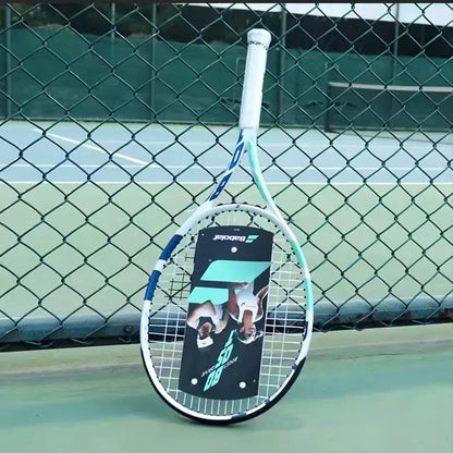 Raquette Babolat ultra légère en carbone avec sac à dos offert, housse de raquette, balle de tennis à cordes, grip, support Wrisy et 1 balle de tennis – performances et adhérence maximales
